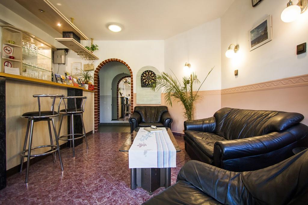 Dominika Apartman Hotel بودابست المظهر الخارجي الصورة