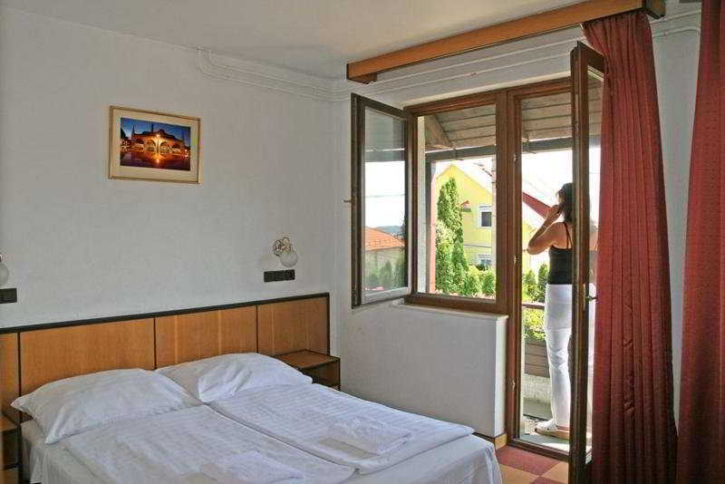 Dominika Apartman Hotel بودابست المظهر الخارجي الصورة